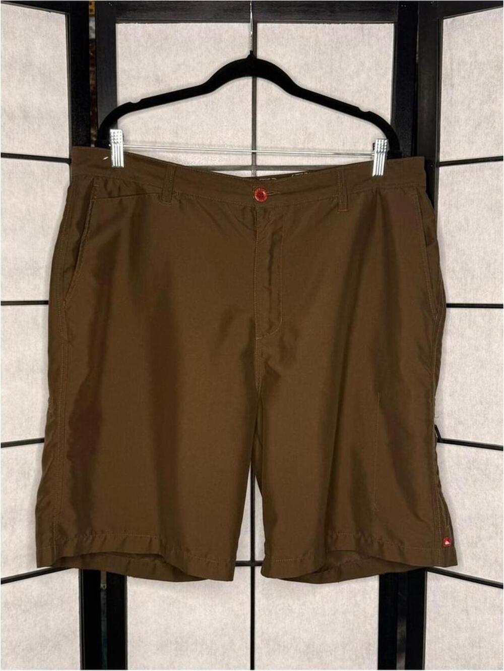 Quiksilver Brown Cargo Utility Shorts Men’s Size 38